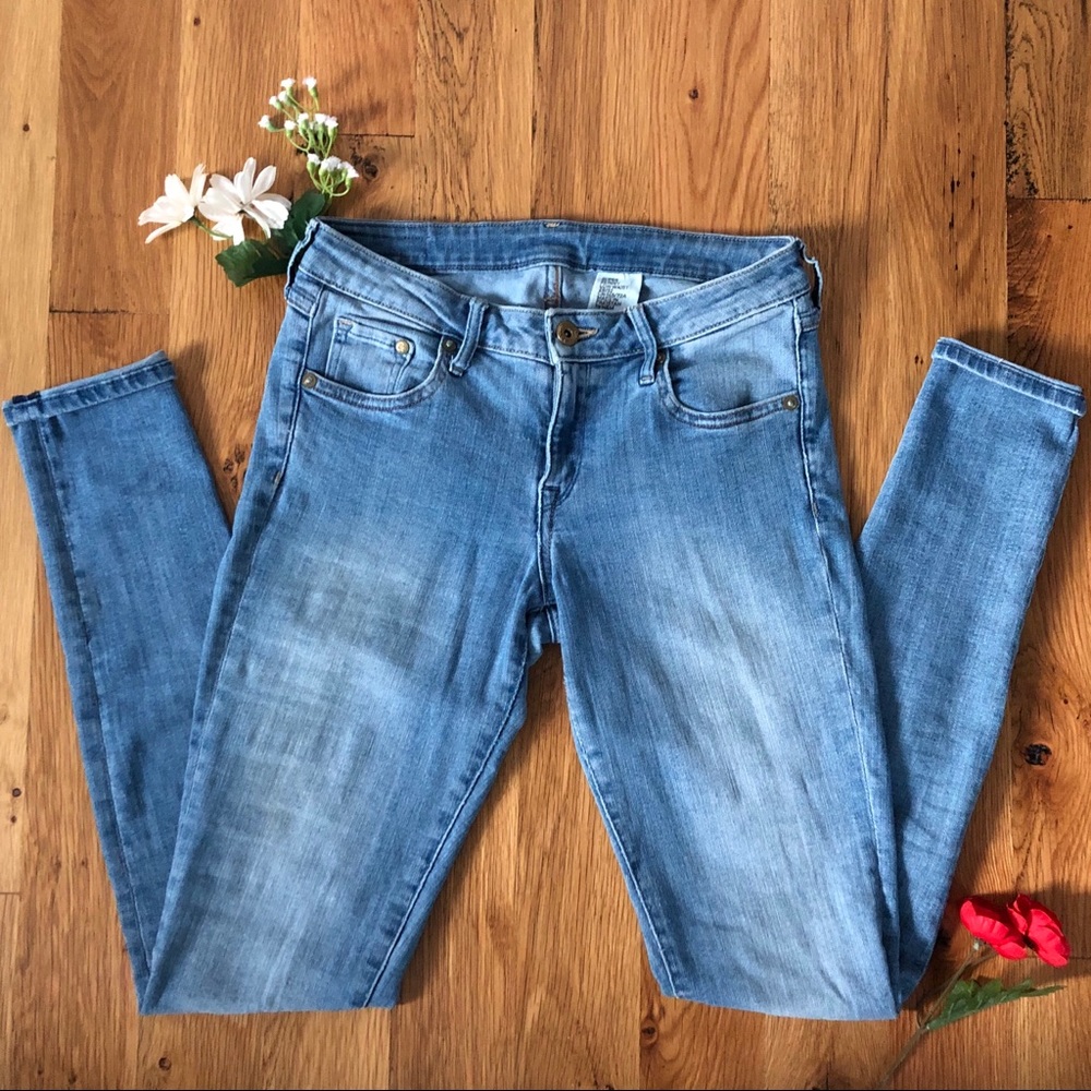 Low Rise Jeans (Barely Worn)